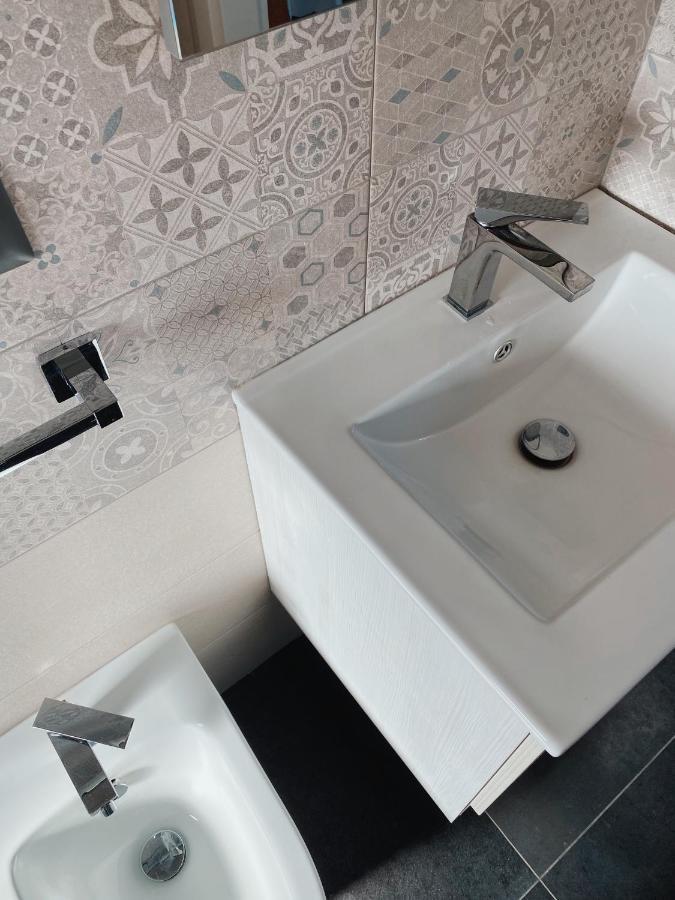 דירות נטונו Terrazza Delle Rose מראה חיצוני תמונה